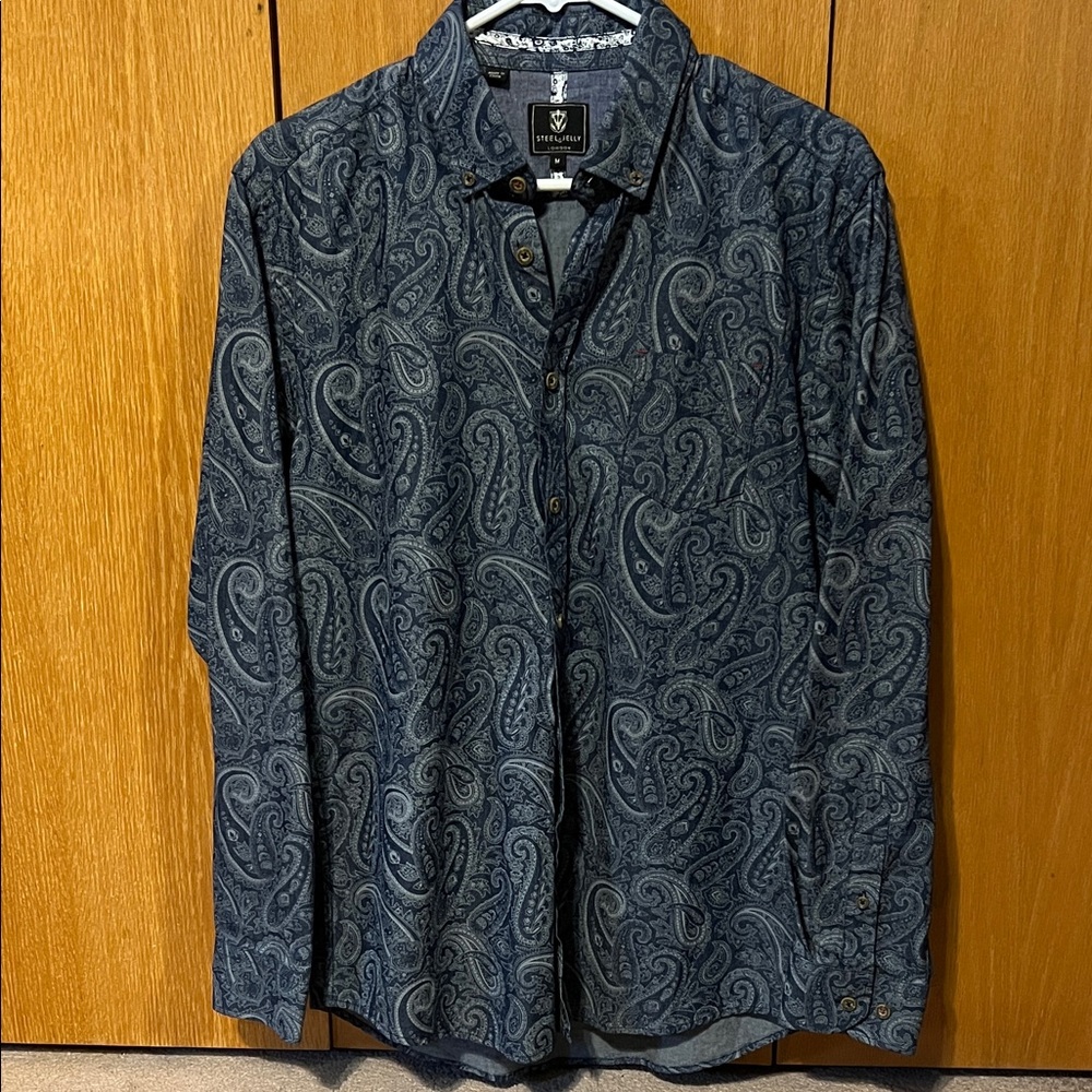 Steel & Jelly two-tone paisley print button down. Sz. Med. great cond.